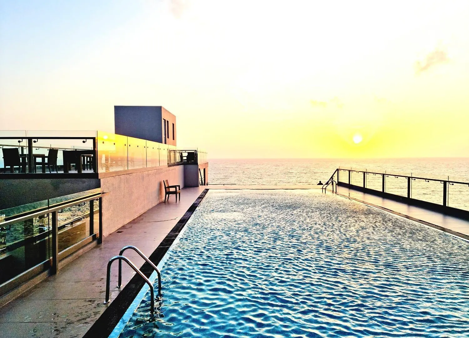 Apartment Ocean Breeze Residence Negombo
