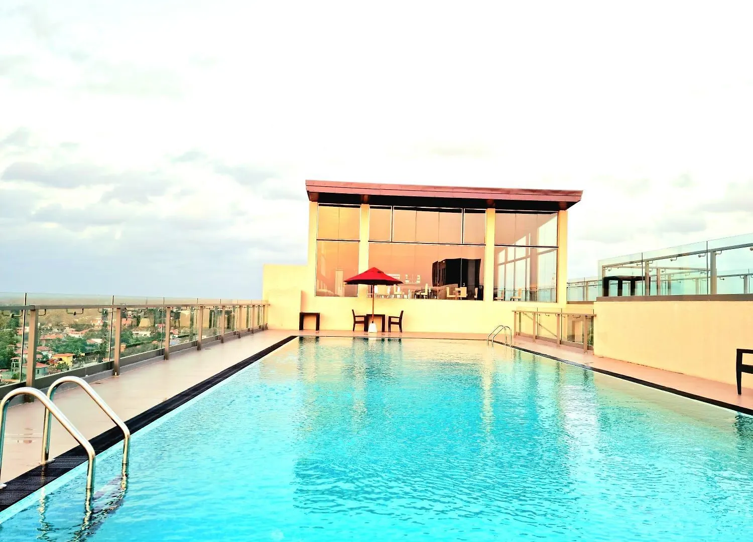 Ocean Breeze Residence Negombo