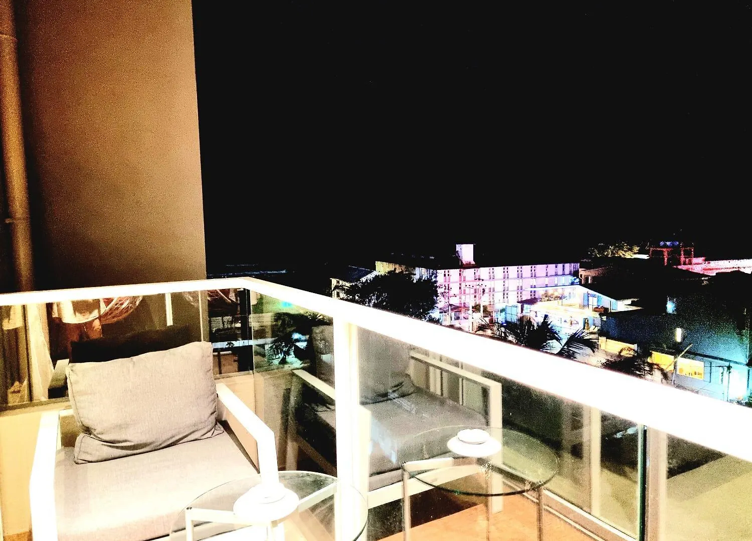 Ocean Breeze Residence Negombo