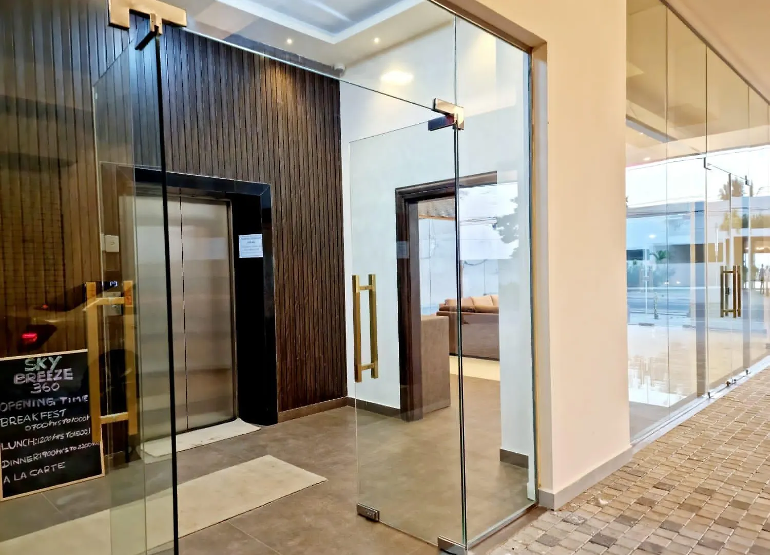 Ocean Breeze Residence Negombo Apartment